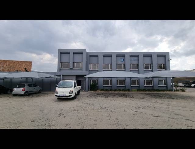 1,840M² WAREHOUSE TO LET IN JET PARK